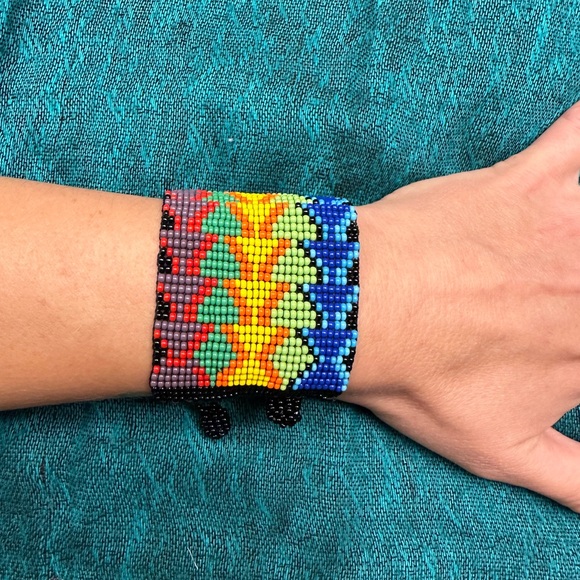 Handmade beaded bracelet - Picture 2 of 2